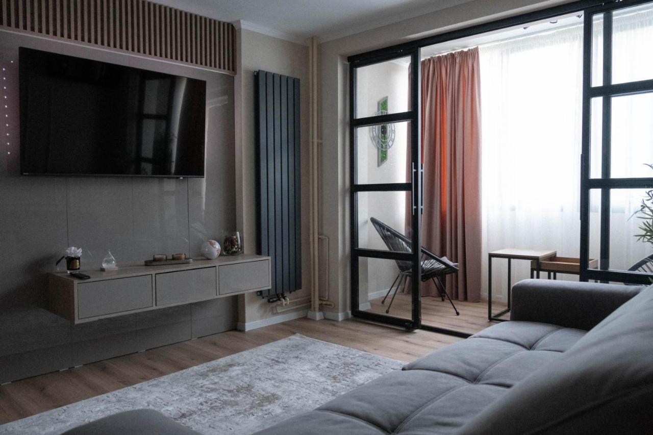Cosy 2 Rooms Apartment In The Center Of The City Bucarest Exterior foto