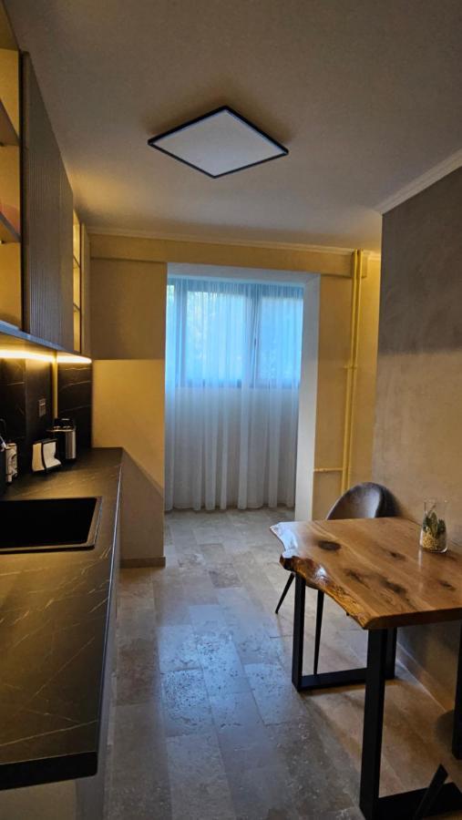 Cosy 2 Rooms Apartment In The Center Of The City Bucarest Exterior foto