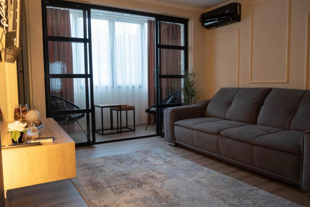 Cosy 2 Rooms Apartment In The Center Of The City Bucarest Exterior foto