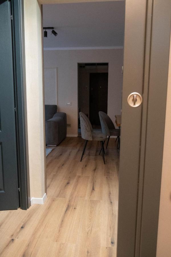Cosy 2 Rooms Apartment In The Center Of The City Bucarest Exterior foto