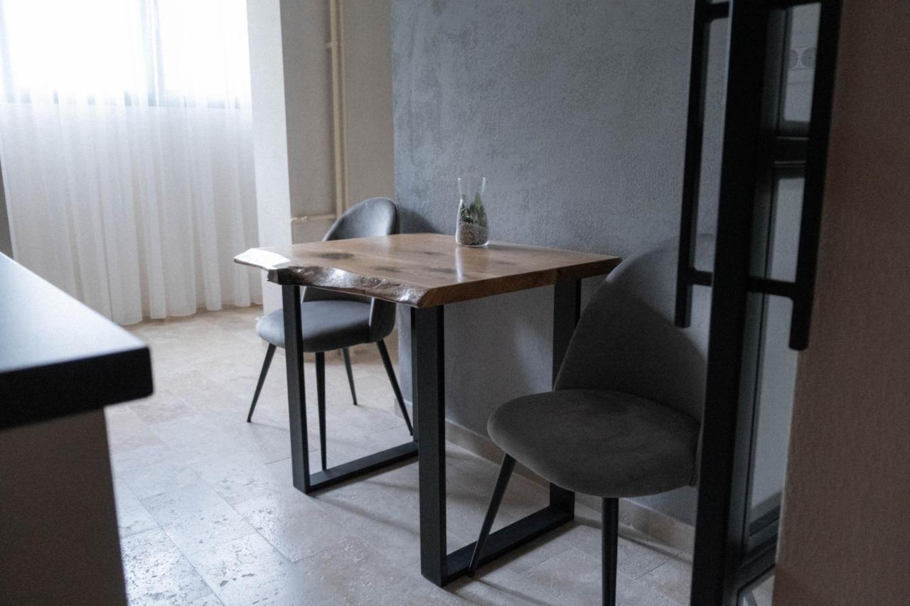 Cosy 2 Rooms Apartment In The Center Of The City Bucarest Exterior foto