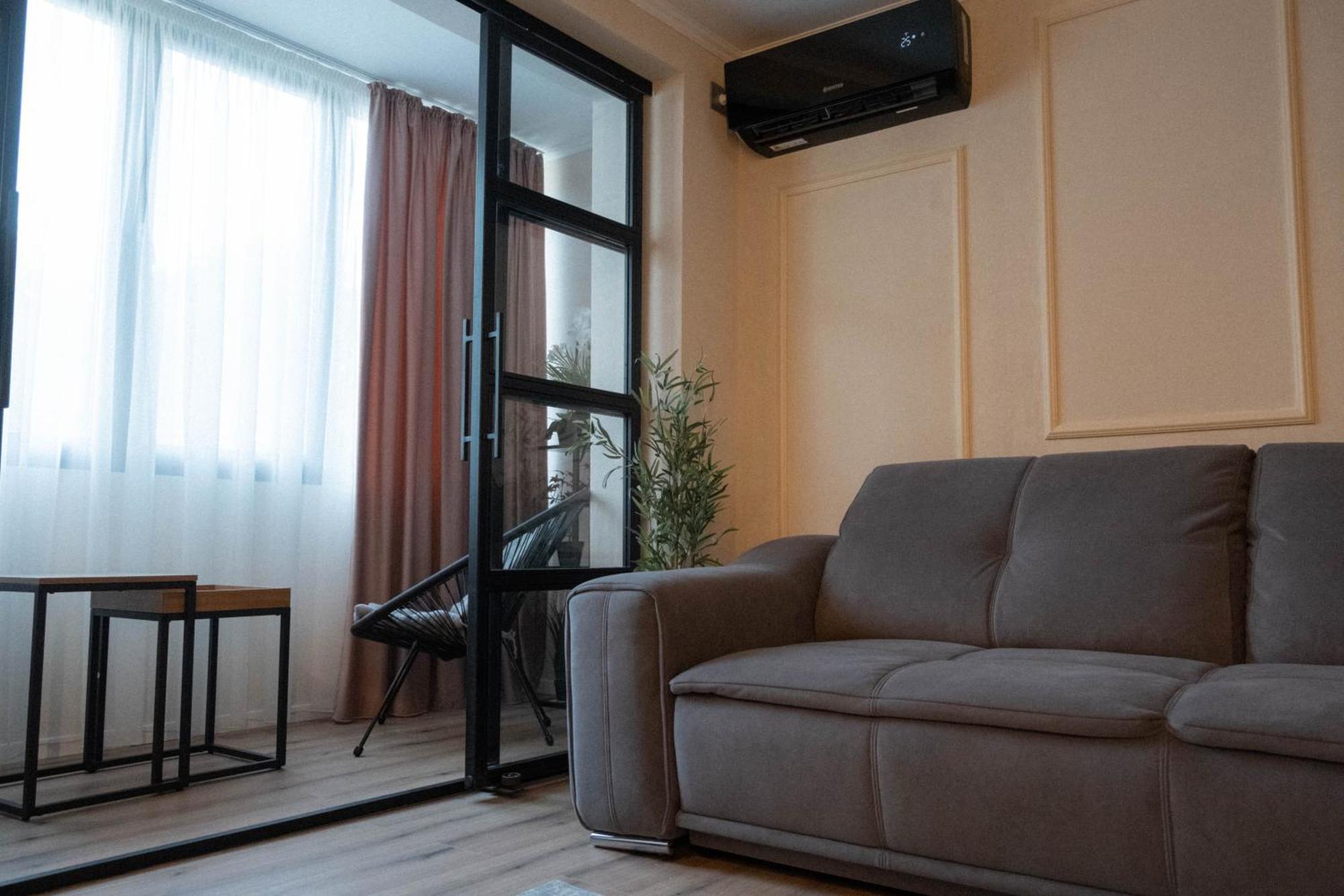 Cosy 2 Rooms Apartment In The Center Of The City Bucarest Exterior foto